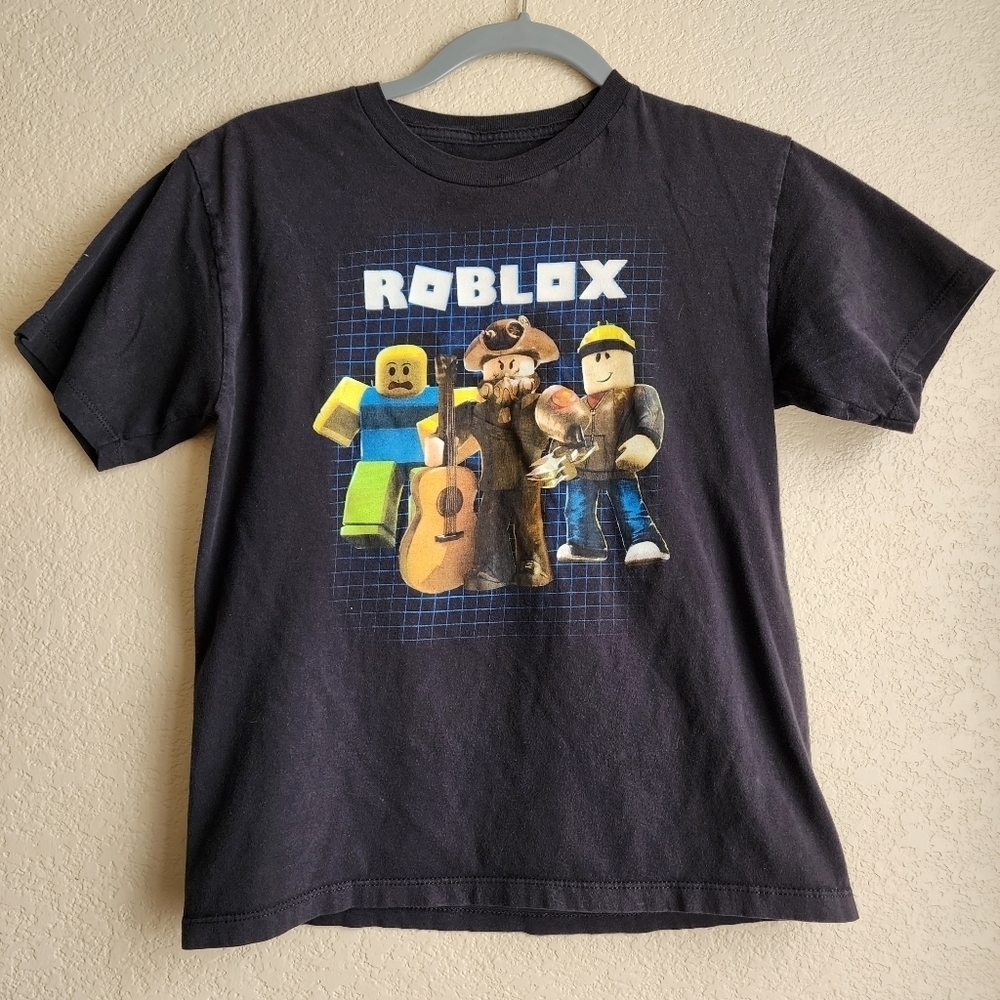 Roblox Black short sleeve shirt Size youth Medium